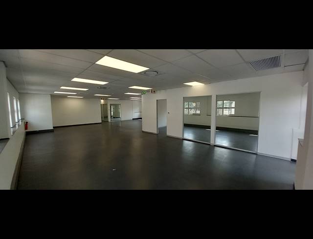 419M² OFFICE TO LET IN BRYANSTON